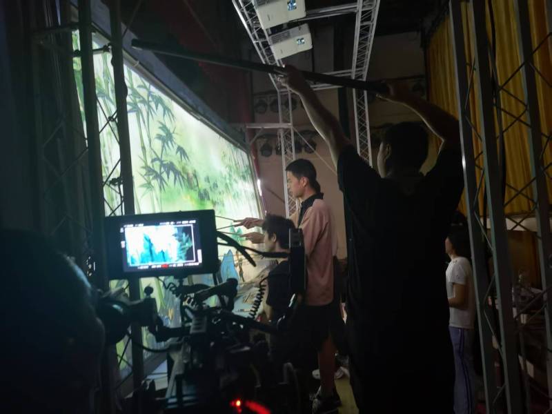 琼中TVC拍摄公司：美妆时尚造梦师，雕琢细节中的高级质感